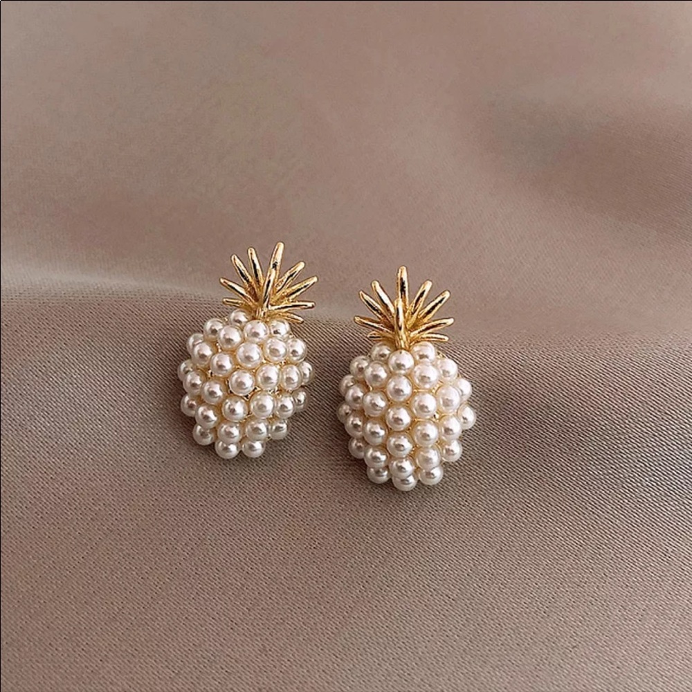 Pineapple pearl earrings - Picture 6 of 8